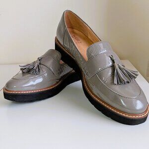 Naturalizer Women's Tassel Lug Sole Loafer, Grey Patent Leather, Sz 9